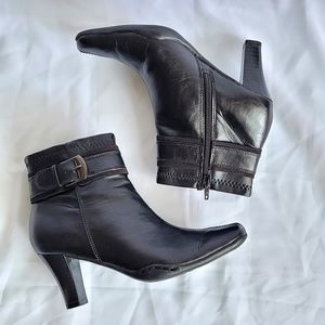 Vegan leather AEROSOLES ankle booties
